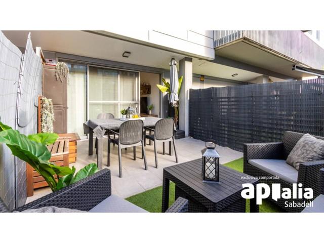 PIS VENDA EXCEL.LENT AMB TERRASSA, PARQUING I PISCINA COMUNITARIA A L'EIXAMPLE. photo 0