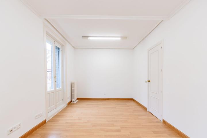 Casa En alquiler en Calle De Ventura Rodríguez, Moncloa, Madrid photo 0