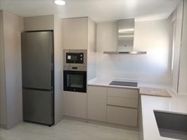 Piso En alquiler en Parque Sur, Albacete photo 0