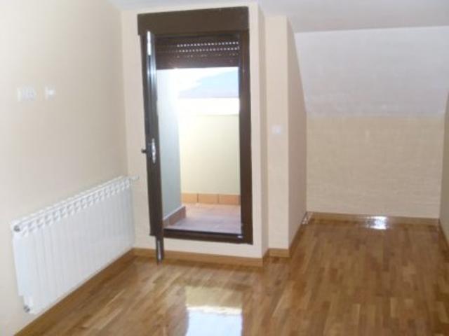 Dúplex En venta en Flores Del Sil, Ponferrada photo 0