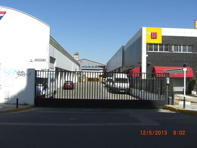 Nave Industrial En venta en Sevilla photo 0