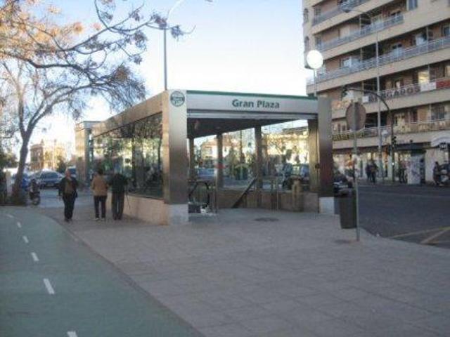 Oficina En venta en Gran Plaza-Marqués De Pickman-Ramon Y C, Sevilla photo 0