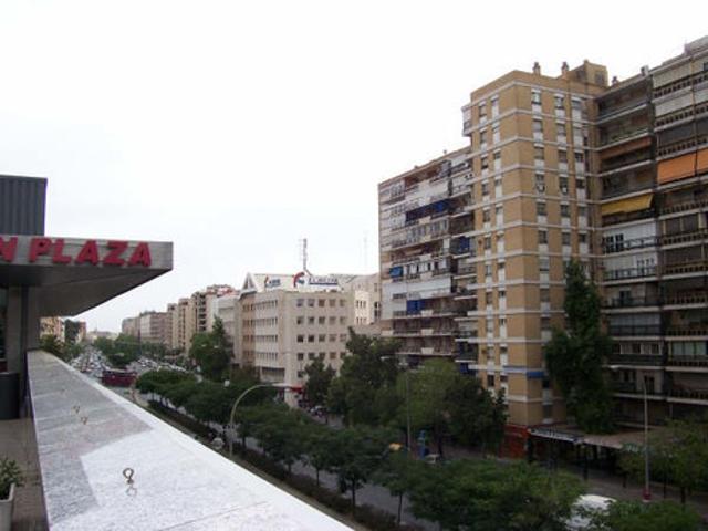 Oficina En venta en Nervión, Sevilla photo 0