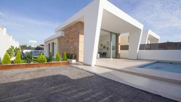 CHALET DE DISEÑO MODERNO, EN PARCELA DE 400 M2, 3 DORMITORIOS photo 0