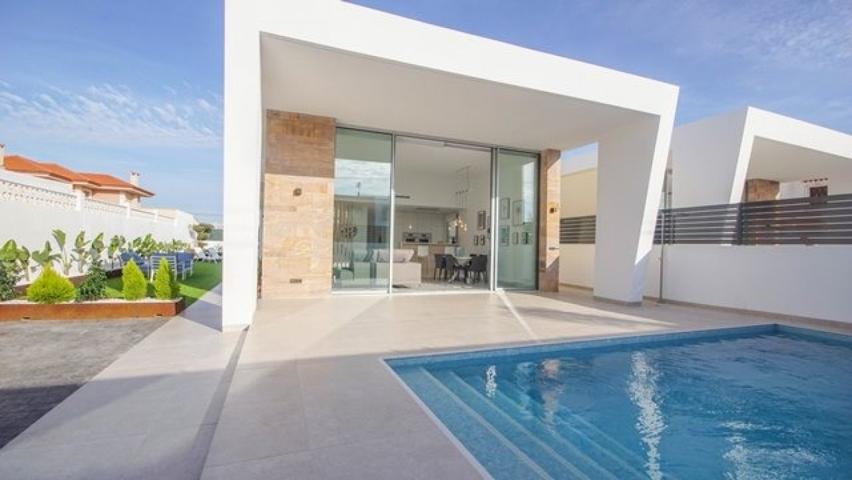 CHALET DE DISEÑO MODERNO, EN PARCELA DE 400 M2, 3 DORMITORIOS photo 0