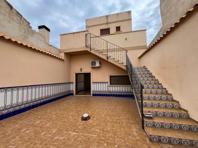 Espectacular casa a estrenar, garaje y 2 plantas de vivienda photo 0