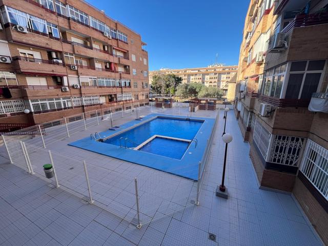 Bonito apartamento de 1 dormitorio centrico y piscina comunitaria photo 0