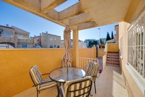 CHALET CON PISCINA COMUNITARIA EN VENTA EN TORREVIEJA photo 0