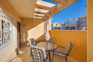 CHALET CON PISCINA COMUNITARIA EN VENTA EN TORREVIEJA photo 0
