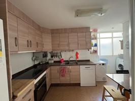 Amplio apartamento en pleno centro, 3 dormitorios y 2 baños photo 0