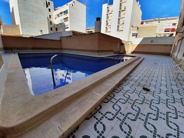 PISO CÉNTRICO EN TORREVIEJA CON PISCINA photo 0