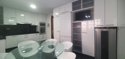 PISO EN ALQUILER MUY AMPLIO Y CÉNTRICO photo 0