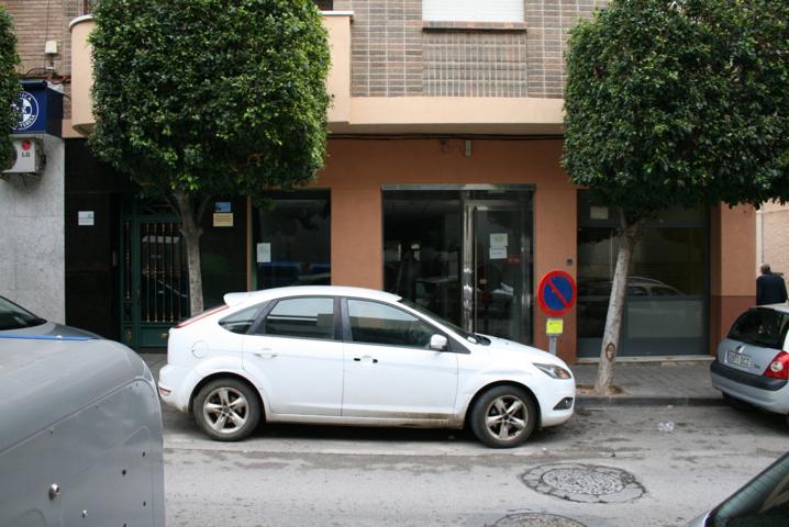 ++local comercial en el centro de molina arreglado y con zona de almacen,++ 107m2 photo 0