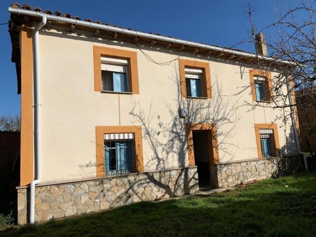 VIVIENDA + FINCAS EN CALAVERAS DE ABAJO (LEON) photo 0