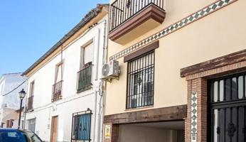 Conjunto de 2 casas unifamiliares y patio central, en parcela de 411 m2, situado en La Zubia. photo 0