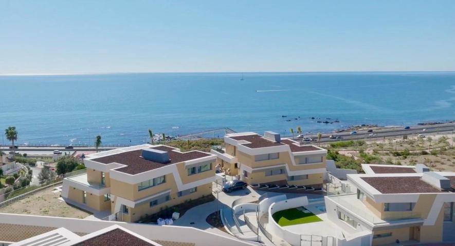 FANTÁSTICA CASA TERMINADA, A POCA DISTANCIA DE LA PLAYA Y CON ESPECTACULARES VISTAS AL MAR !!!. photo 0