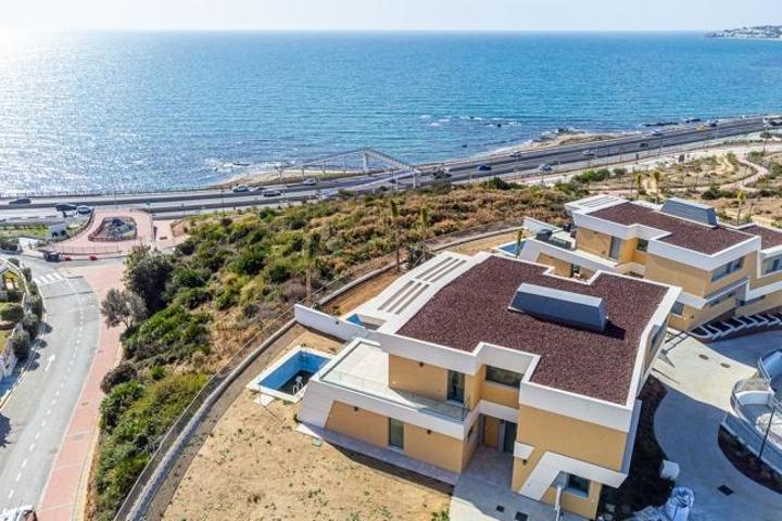 FANTÁSTICA CASA TERMINADA, A POCA DISTANCIA DE LA PLAYA Y CON ESPECTACULARES VISTAS AL MAR !!!. photo 0