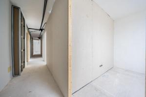 LOCAL DE 284 m2 EN ZONA CASTILLO DE BELLVER photo 0