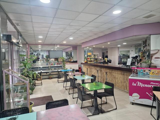 ¡OPORTUNIDAD ÚNICA! SE TRASPASA CAFETERÍA-BAR EN PLENO FUNCIONAMIENTO Y UBICACIÓN ESTRATÉGICA! photo 0