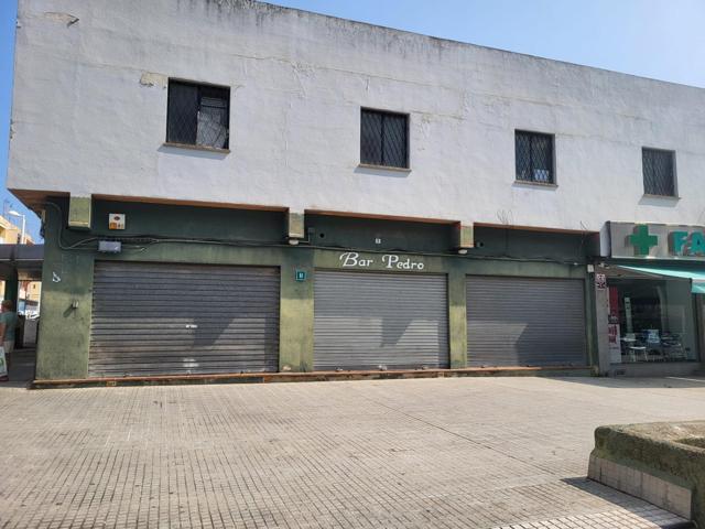 OPORTUNIDAD ÚNICA - LOCAL CON LICENCIA DE BAR-CAFETERÍA Y AMPLIA TERRAZA PRIVATIVA photo 0