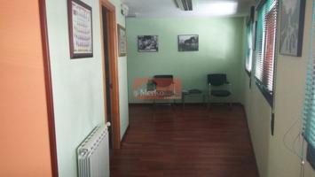 SE VENDE ENTREPLANTA ACONDICIONADA CERCA DEL CENTRO photo 0