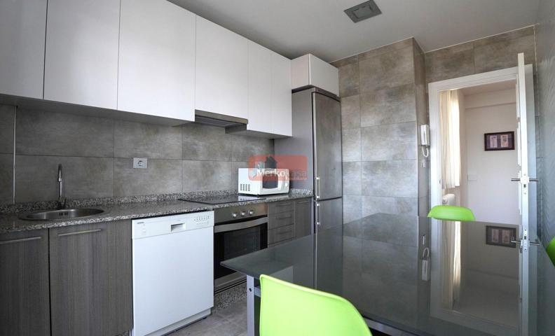 SE VENDE PISO REFORMADO AMUEBLADO CERCA DEL CENTRO!!!! photo 0