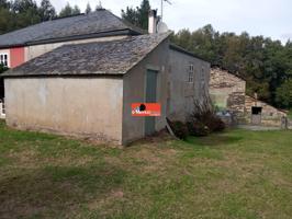 Se vende Casa tradicional con finca y alprendres en Begonte photo 0