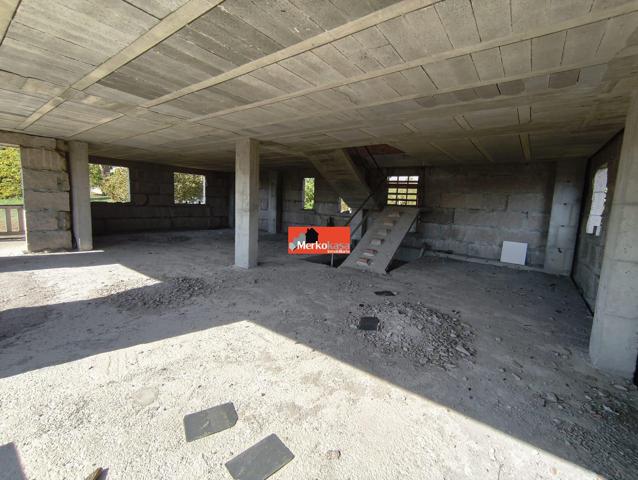 Se vende chalet para terminar la obra cerca de Conturiz. photo 0