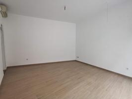 Local en alquiler photo 0