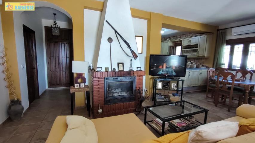 Casa de campo con oliviar en venta photo 0
