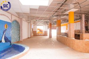 🔝 Amplio Local Comercial en Venta o Alquiler en Zona Estratégica – 450 m², 3 Accesos Independientes photo 0