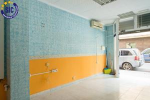 OFERTA: LOCAL COMERCIAL CON ESCAPARATE photo 0