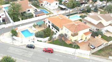VENTA DE DOS MAGNIFICAS VILLAS PAREADAS CON PISCINA EN BENICASIM photo 0