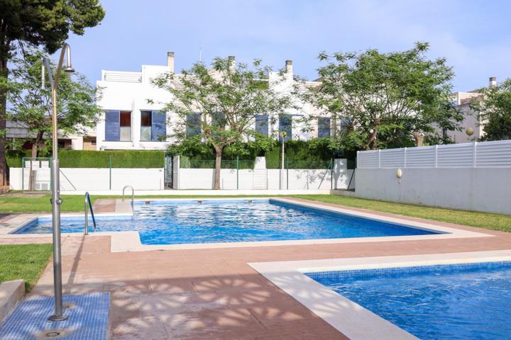 DESCUBRE TU PRÓXIMO HOGAR EN ESTA PERFECTA VIVIENDA UNIFAMILIAR ESQUINERA photo 0