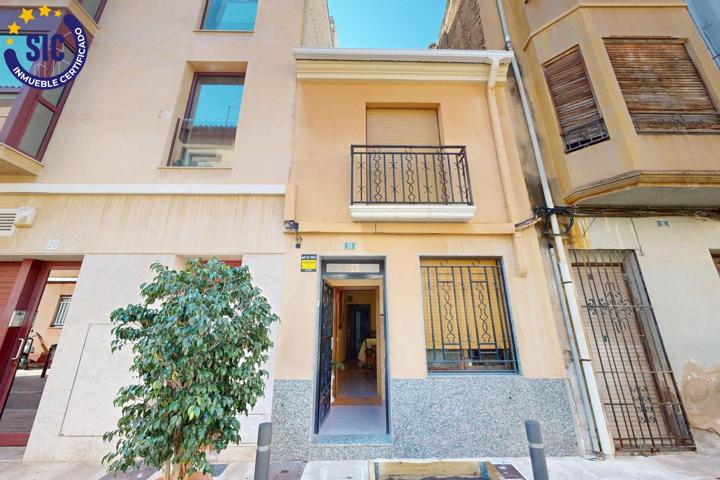 CASA EN EL CENTRO DE CASTELLON JUNTO A LA PUERTA DEL SOL DE 4 HAB Y 2 BAÑOS CON 2 TERRAZAS Y PATIO photo 0