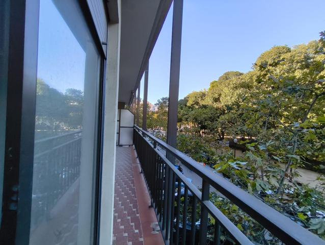 Piso amplio de 170 m2 con dos patios y terraza en Castellón de entidad bancaria photo 0