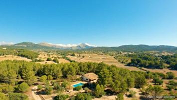 SE VENDE FANTASTICA FINCA RÚSTICA CON 35.000M² DE TERRENO EN CALVIÀ photo 0