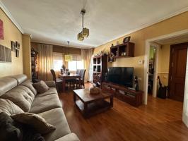 Amplio piso en venta en la zona de San Fernando Badajoz - Ideal para entrar a vivir photo 0