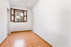 PISO REFORMADO EN ZONA SOLEDAD NORTE!!! 255.000€ photo 0