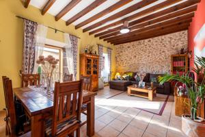PISO CON MUCHO CARÁCTER EN LLOSETA  320.000€ photo 0