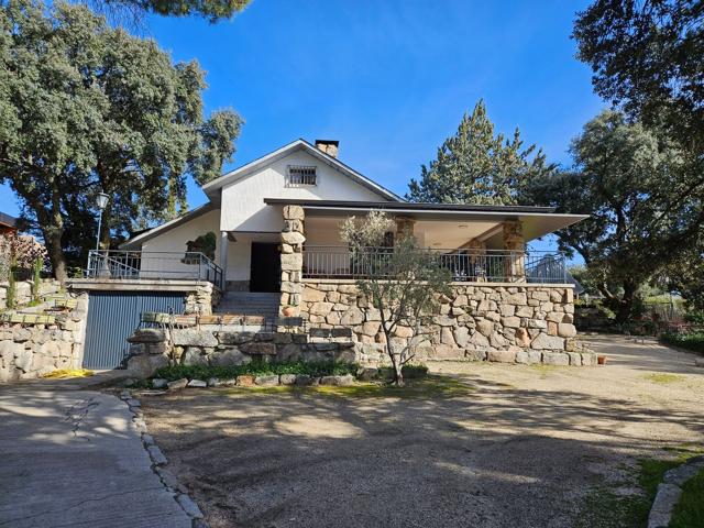 Casa En venta en Calle Jardines, 3, Los Peñascales, Torrelodones photo 0