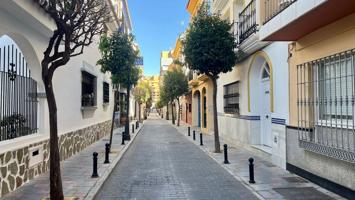 Piso En venta en Calle Del Capitan, Zona Puerto Deportivo, Fuengirola photo 0