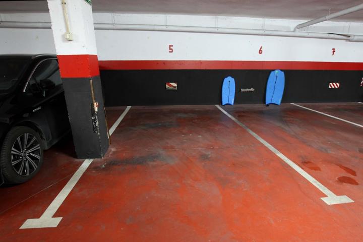 Amplia Plaza de Garaje Y Espacioso Trastero - Zona Mª Auxiliadora photo 0