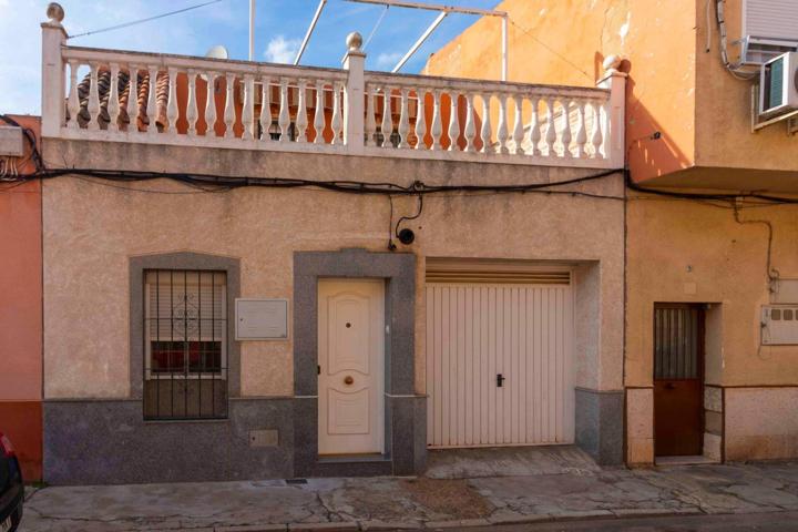 Acogedora Casa en Badajoz, Ideal para Tu Familia photo 0