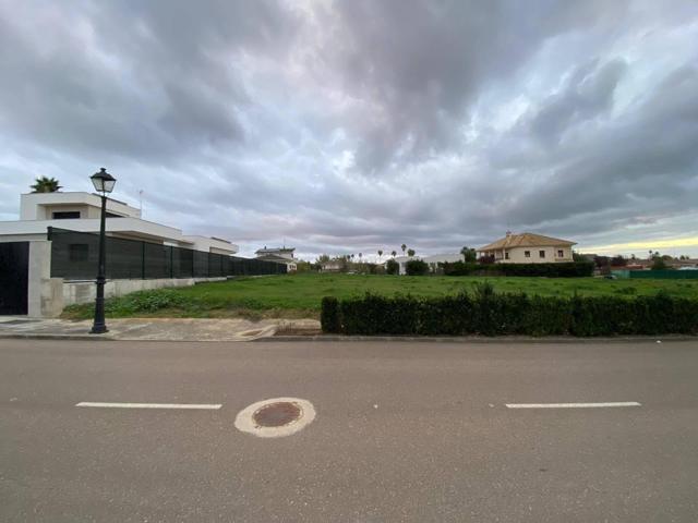 Parcela Soñada en la Exclusiva Urbanización Campo de Golf, Badajoz photo 0