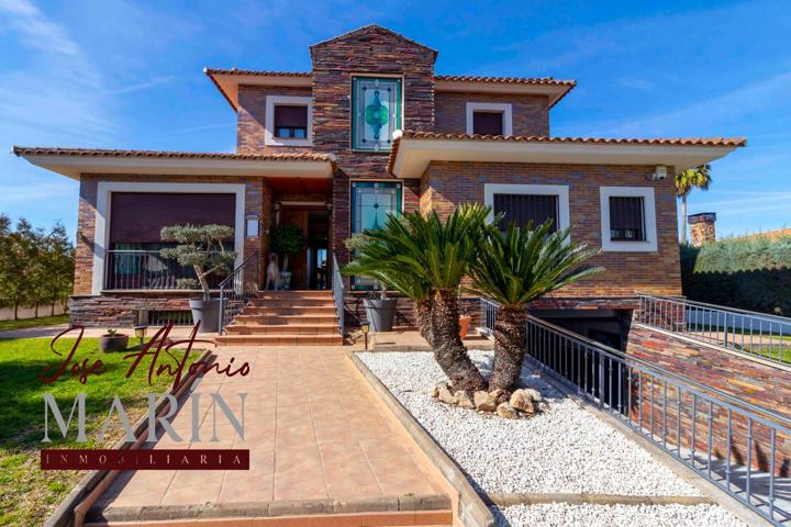 ESPECTACULAR CHALET CON PISCINA EN GOLF GUADIANA!!!! photo 0