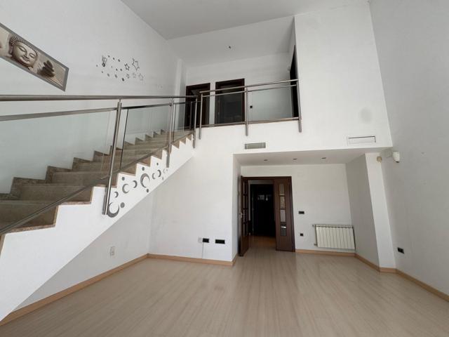ESTUPENDO DÚPLEX CON GARAJE Y TRASTERO - OPORTUNIDAD ÚNICA EN BADAJOZ 🏡✨ photo 0