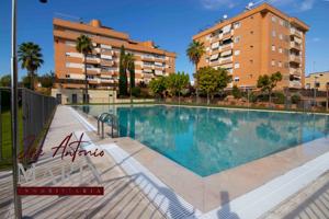 ESTUPENDO PISO EN UNA DE LAS MEJORES ZONAS RESIDENCIALES DE BADAJOZ photo 0