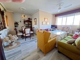 AMPLIO Y LUMINOSO PISO EN VALDEPASILLAS photo 0