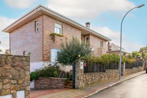 Casa En venta en Santa Maria De Berrocal, Las Vegas - Santa María, Villanueva Del Pardillo photo 0